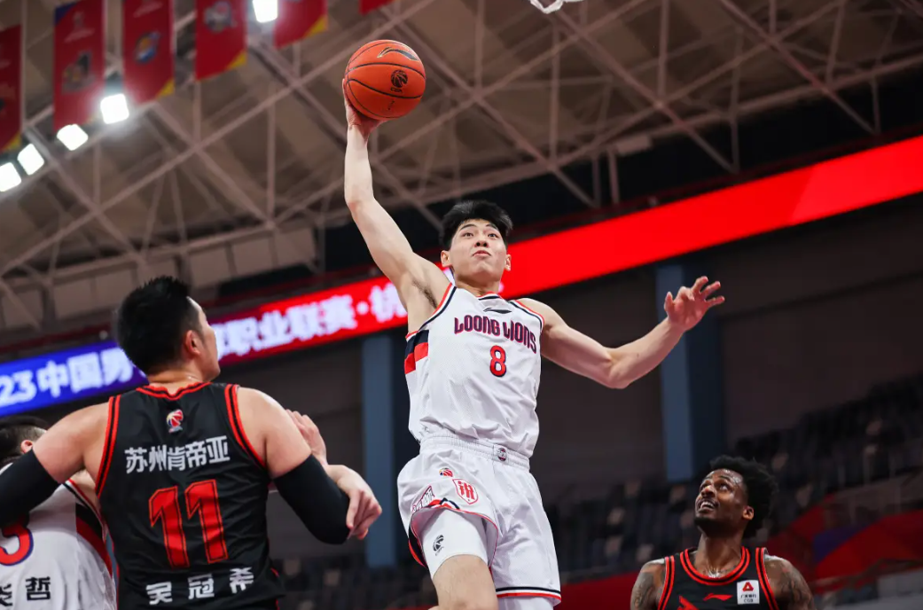 亚博官方入口-亚特兰大队长鼓劲备战德甲清晨北京首钢备战NBA常规赛，冲刺阶段广东宏远备战欧超杯看傻球迷的简单介绍