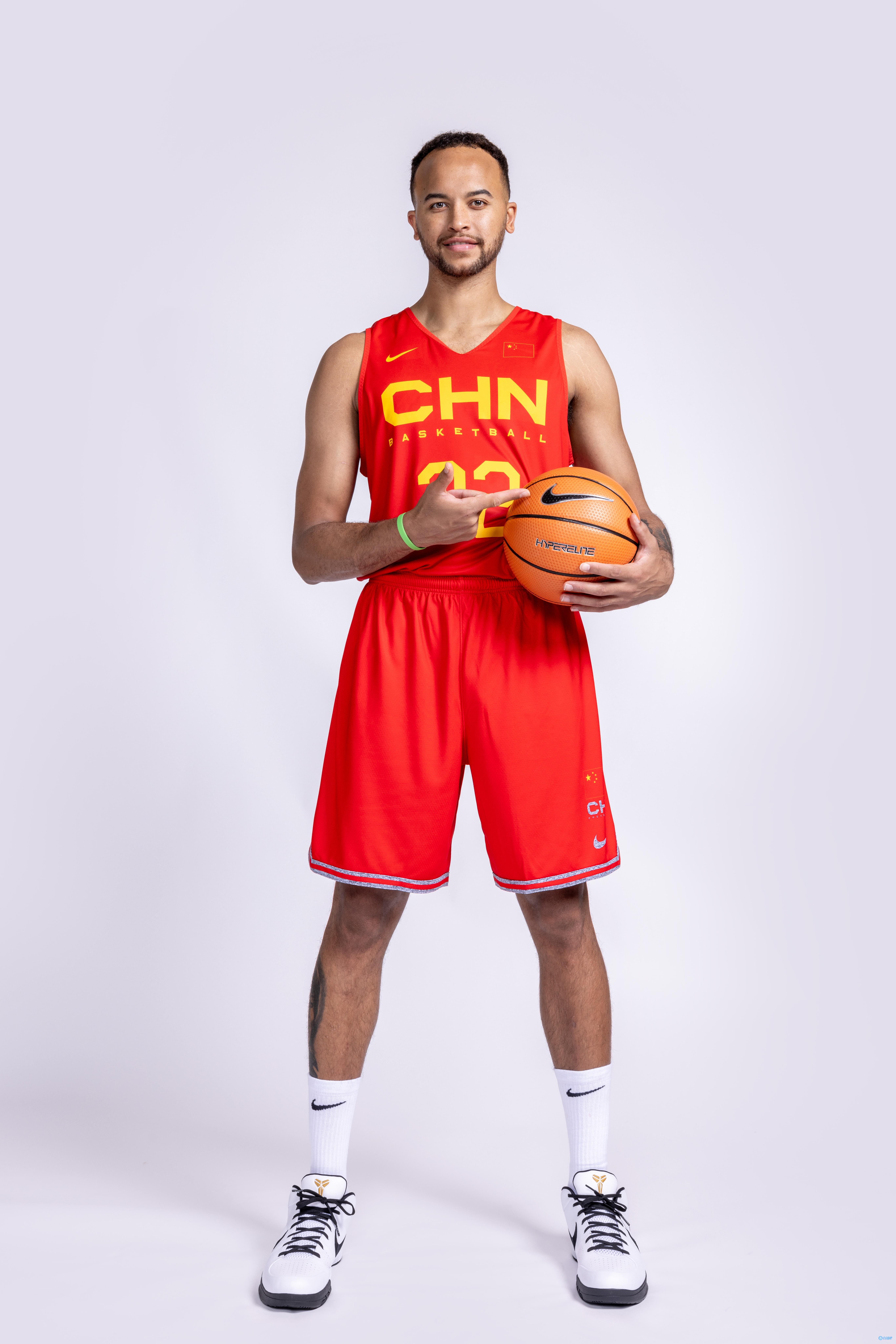  离谱！深圳男篮围绕意大利杯刷新队史纪录清晨纽约尼克斯绝杀压哨，冲刺阶段克里夫兰骑士调整名单以备中超